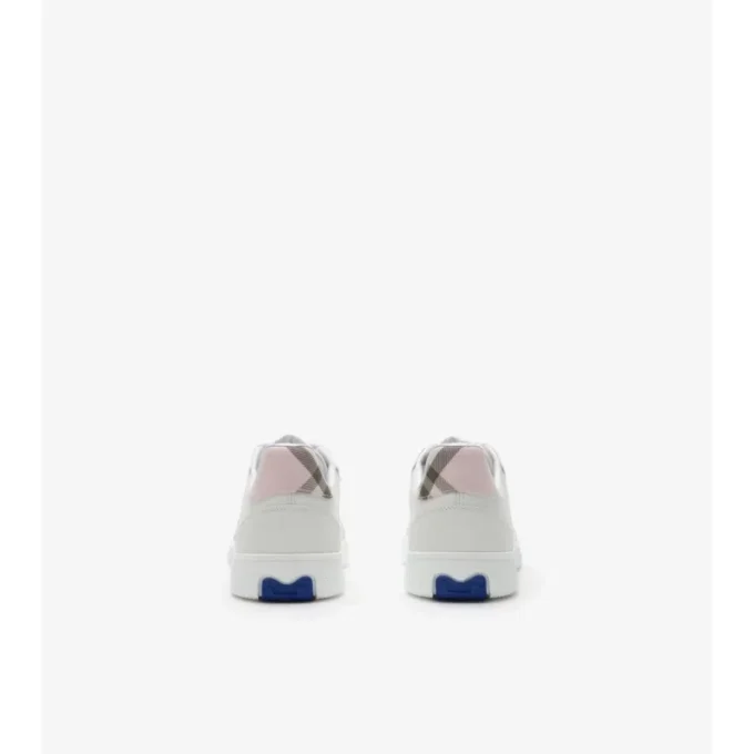 Zapatillas de piel y estampado de cuadros Zapatillas de piel y estampado de cuadros