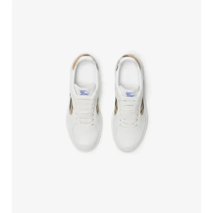 Zapatillas de piel y estampado de cuadros Zapatillas de piel y estampado de cuadros