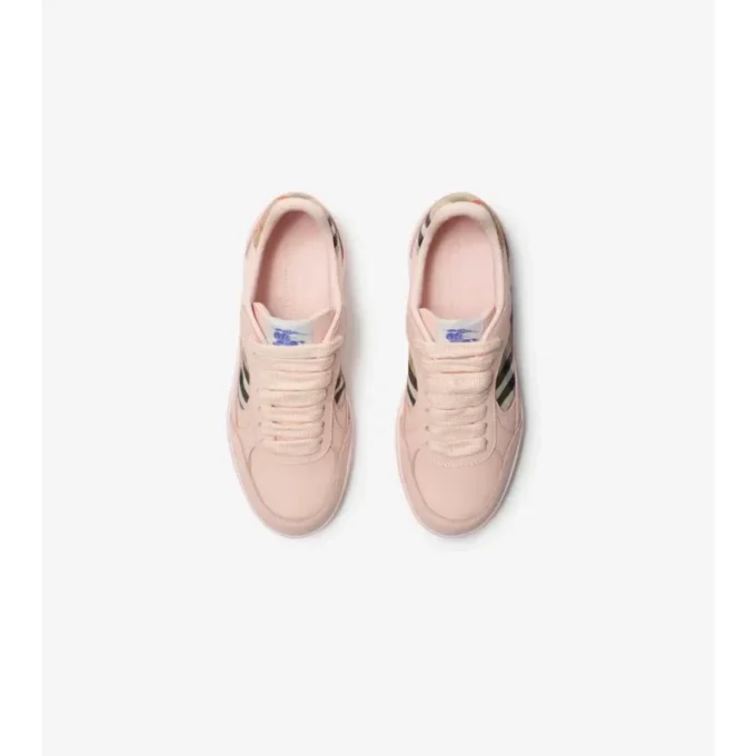 Zapatillas de piel y estampado de cuadros Zapatillas de piel y estampado de cuadros