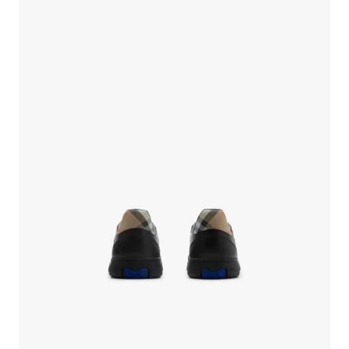 Zapatillas de piel y estampado de cuadros Zapatillas de piel y estampado de cuadros