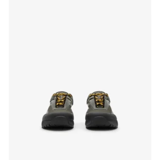 Zapatillas Discover con estampado de cuadros y malla 