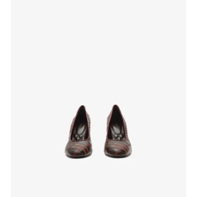Zapatos de salón con adornos de cuero y estampado de cuadros Zapatos de salón con adornos de cuero y estampado de cuadros